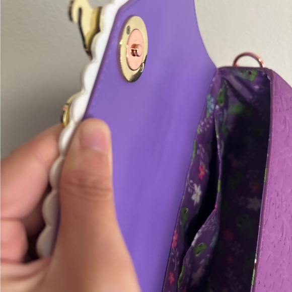 Disney Loungefly Tangled Rapunzel Magic Flower Crossbody Handbag Purse Purple - Picture 4 of 9